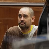 El hijo de Rob Reiner se declara inocente del asesinato de sus padres