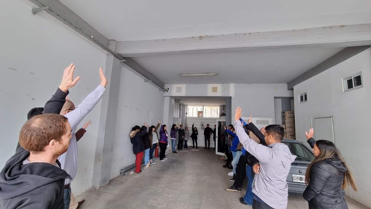 Reunión entre Ate Neuquén y trabajadores de UPEFE. Fuente: (Facebook)
