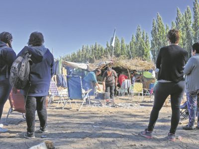 Brutal desalojo en Río Negro: fue sin orden judicial y hay detenidos