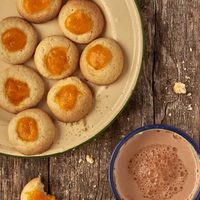 Pepas de coco y dulce de leche: poné la pava y con solo 4 ingredientes prepará las galletitas que te salvarán la tarde