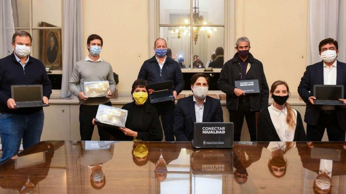 El Gobierno entregará netbooks. Fuente: (Twitter)