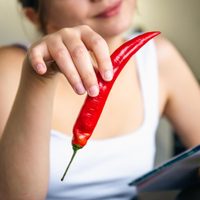 Comer picante mejora la salud del corazón y el cerebro