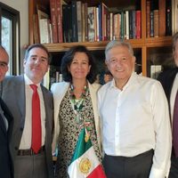 México requiere inversión extranjera: AMLO al reunirse con presidenta del banco Santander