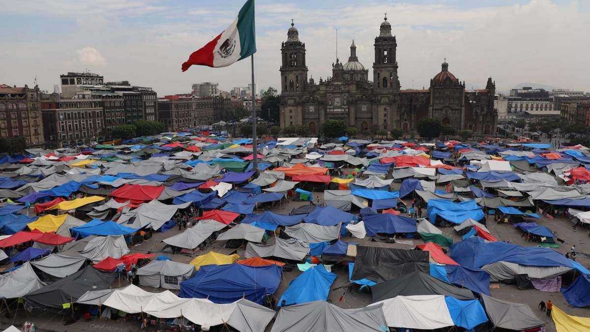 Plantón de la CNTE en el Zócalo