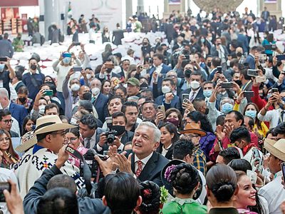 La construcción discursiva de López Obrador: El líder, el mártir,  el salvador del pueblo…