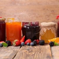 Mermelada sin azúcar en el microondas, la receta ideal para el desayuno o merienda