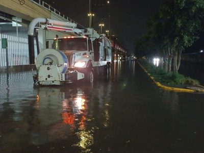 FGJEM investiga muerte de hombre por presunto arrastre de agua de lluvia en Ecatepec