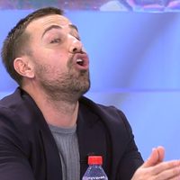 "Es capaz de vender a su madre": terrible cruce entre Rafa Mora y un colaborador de Sálvame