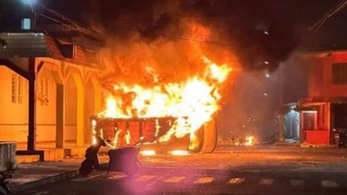 Los habitantes quemaron una patrulla de la policía municipal de Lerdo de Tejada