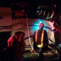 Choque en la Autopista del Sol deja un muerto y 33 lesionados