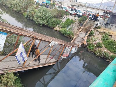 Colapsa puente peatonal en límites de Nezahualcóyotl y Chimalhuacán; hay 13 heridos