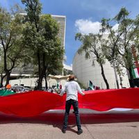 Empleados del Poder Judicial bloquean acceso al Senado