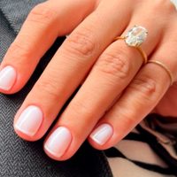 Nail Art para novias 2026: los diseños de manicura más elegantes y en tendencia para el gran día