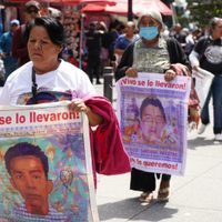 Ayotzinapa: Padres de los 43 piden llamar a declar a Peña Nieto tras declaración de Tomás Zerón