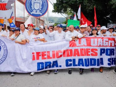 Más de 5 mil estudiantes de la UAGro fueron acarreados a festejo de la 4T en Zócalo de la CDMX