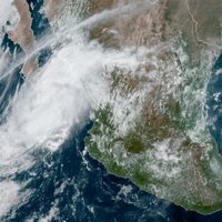 Tormenta tropical "Ileana" avanza sobre el sur del Golfo de California con fuertes lluvias