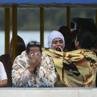 Se hunde embarcación con 150 turistas en Colombia; hay 6 muertos y 16 desaparecidos