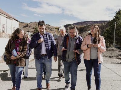 Martínez recorrió Loncopué y destacó la importancia de planificar el futuro de la provincia