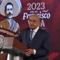 El salario mínimo en 2024 tendrá un aumento "considerable": AMLO