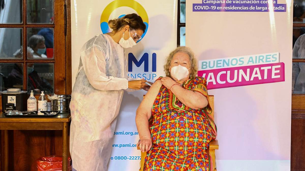 Inmunización contra el coronavirus. Fuente: (Twitter)