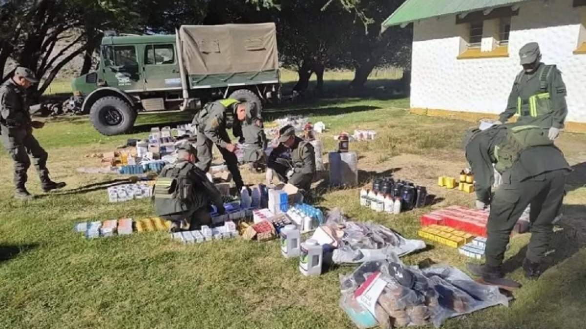 Gendarmes hicieron el recuento de lo secuestrado. Fuente (Alerta Digital)
