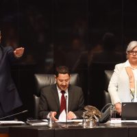 Ebrard reparte al Senado acuerdo con EU y reitera que no hay pacto sobre "tercer país seguro"