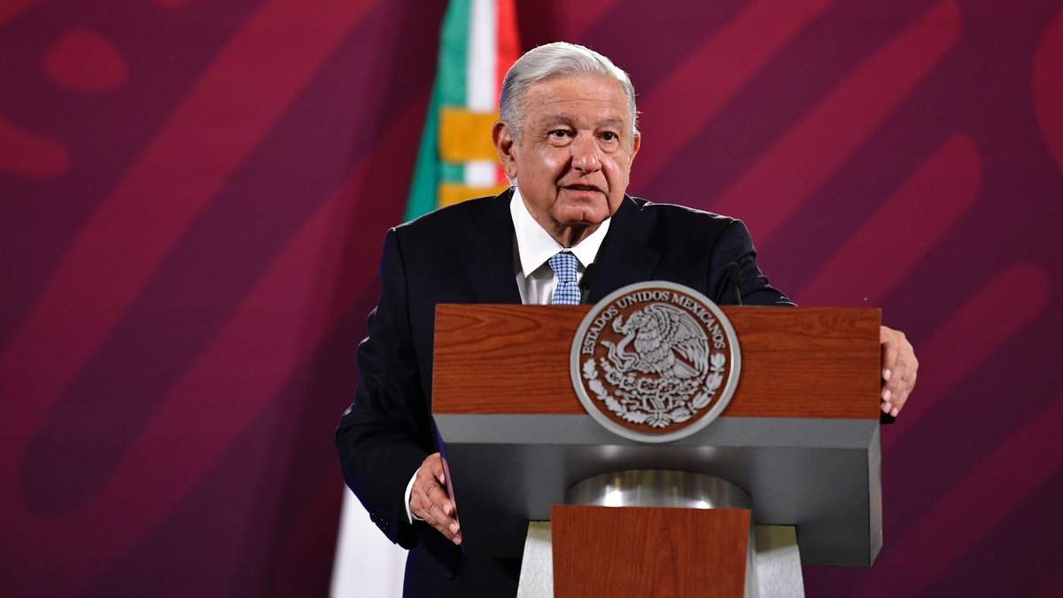 "Los políticos conservadores en Estados Unidos siguen usando esa estrategia antimigrante porque así han obtenido votos", explicó López Obrador.