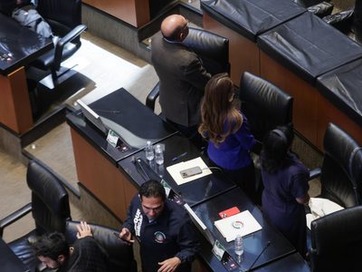 Opositores dan la espalda a la Mesa Directiva en la Comisión Permanente
