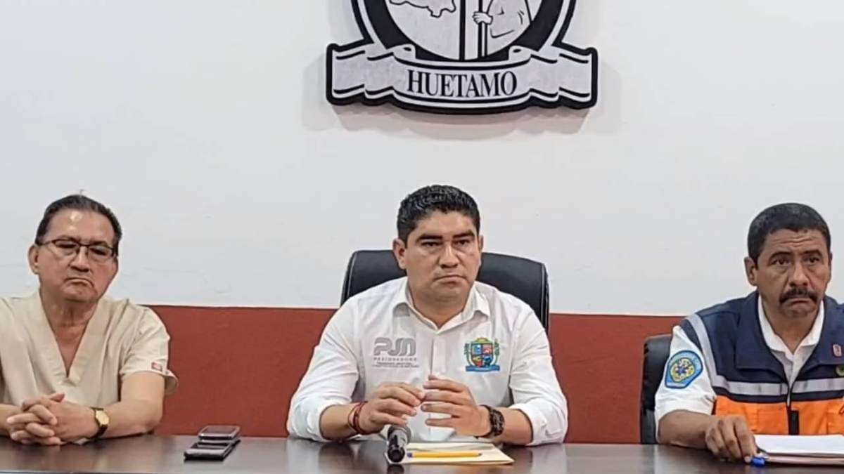 El alcalde de Huetamo Pablo Varona Estrada
