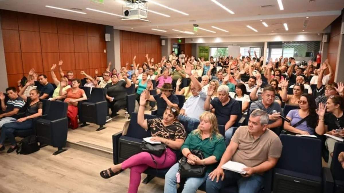 La Asamblea de la cooperativa CALF en la que participaron 97 delegados. Fuente: (Facebook)