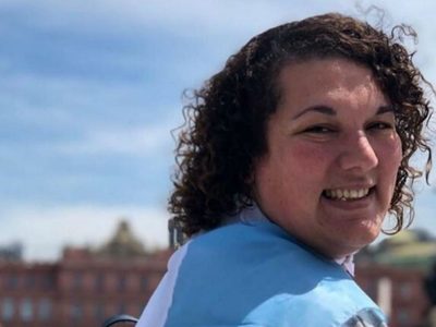 “Es una provocación”: la diputada Dina Rezinovsky se quejó por el color de las pulseras en Diputados