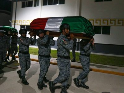 Rinden homenaje a cuatro elementos de la Guardia Nacional en Guerrero