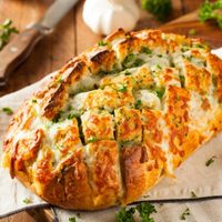 Pan de queso: una opción tentadora y súper fácil para las picadas, que te saca de apuros