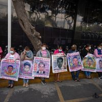AMLO advierte de una campaña de desprestigio contra las Fuerzas Armadas por el caso Ayotzinapa