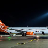 Aerolínea SkyUp confirma suspensión de cobertura de seguros para vuelos sobre Ucrania
