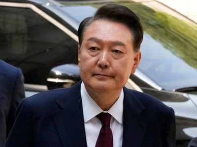 Condenan a 5 años de prisión al expresidente Yoon por cargos relacionados con decreto de ley marcial