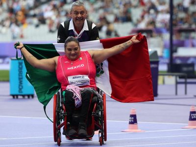 Gloria Zarza gana el primer oro de México en Paralímpicos de París