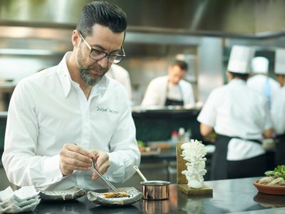 El cocinero español que le cocina a los famosos
