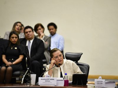 Cuestionan a Guadalupe Taddei sobre la contratación de su hijo en la ponencia de Yasmín Esquivel