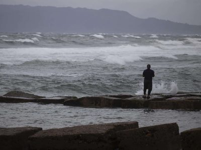 El huracán Fiona dejó daños catastróficos en Puerto Rico y ahora se acerca a República Dominicana