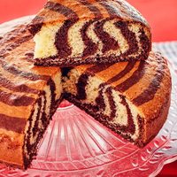 Receta fácil de torta cebra: el bizcochuelo marmolado que se prepara con 7 ingredientes sencillos que tenés en casa