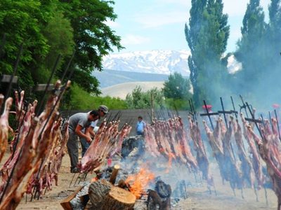 El fin de semana largo dejó un balance de visitantes positivo para el turismo de Neuquén