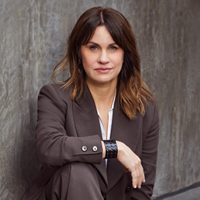 Discreto y elegante: Nancy Dupláa elige una paleta de colores otoñales para un outfit dominguero