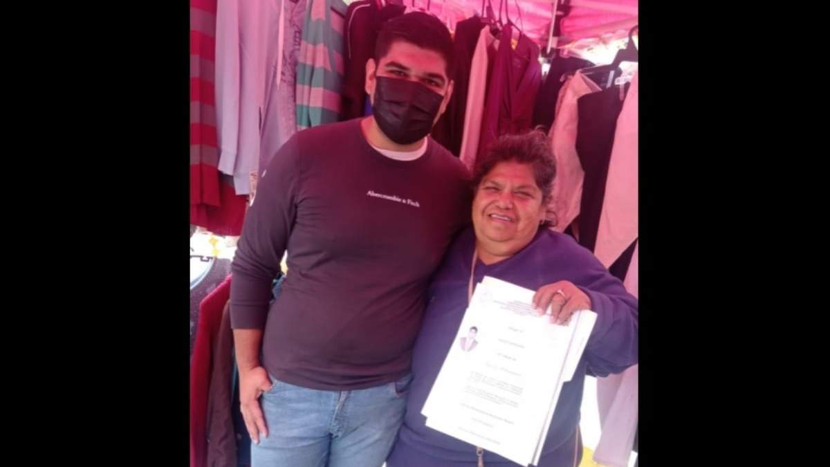 Enrique Zapata con su madre