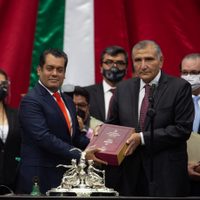 Adán Augusto López entrega el Tercer Informe de Gobierno de AMLO al Congreso