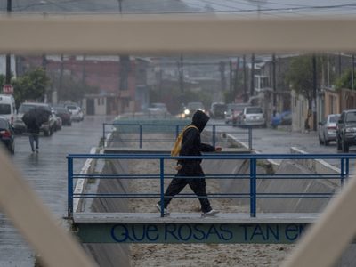 La mitad del país amanecerá con frío el martes; onda tropical provocará lluvias en estas entidade