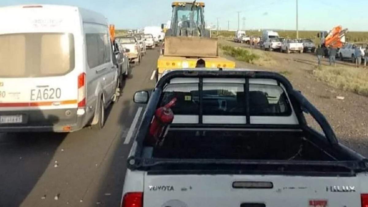 Los cortes de rutas se mantuvieron por varias horas. Fuente: (Canal 7)