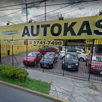 Hombres armados roban ocho vehículos de agencia automotriz en Viaducto