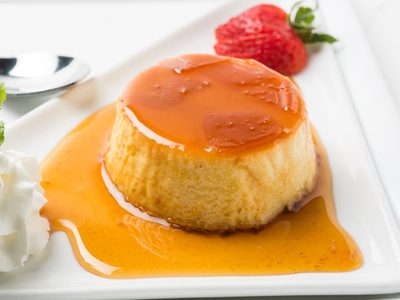Animate a hacer este flan de dulce de leche súper rendidor y económico, perfecto para el postre del finde