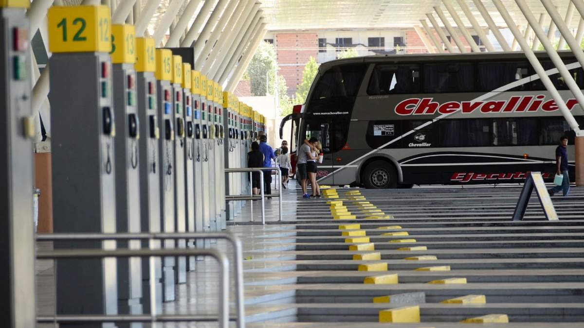 El caso de coronavirus fue atendido en la terminal de ómnibus de Neuquén. Fuente: (Twitter)